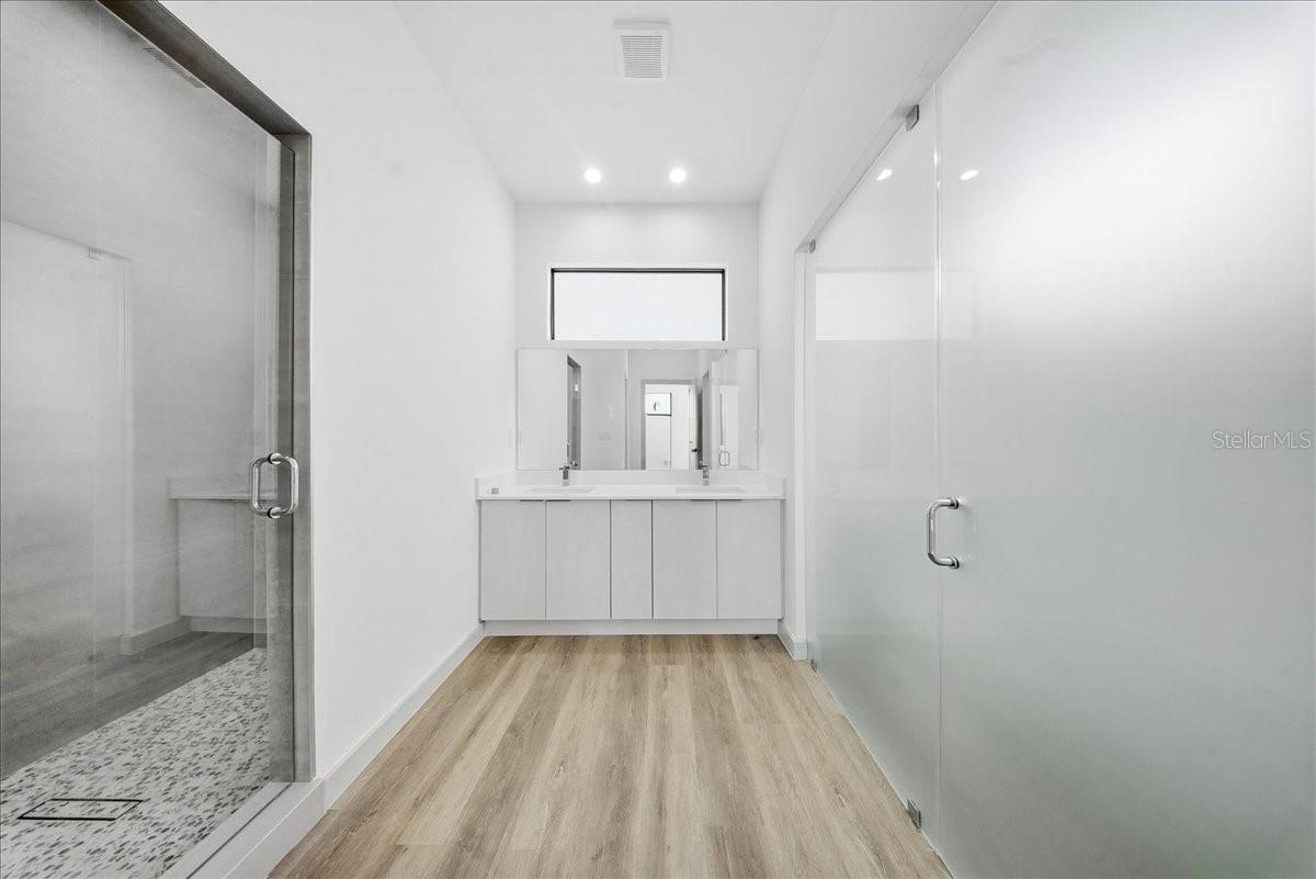 Image 30 of 42 For 1024 Halby Avenue