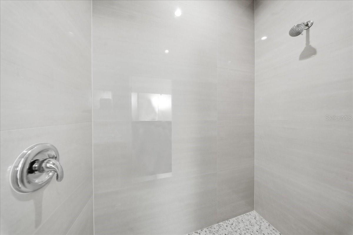 Image 32 of 42 For 1024 Halby Avenue