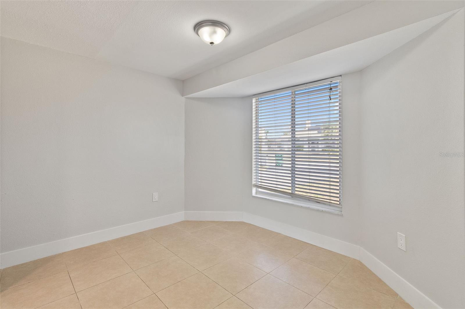 Image 18 of 52 For 441 Greenwich Avenue Nw