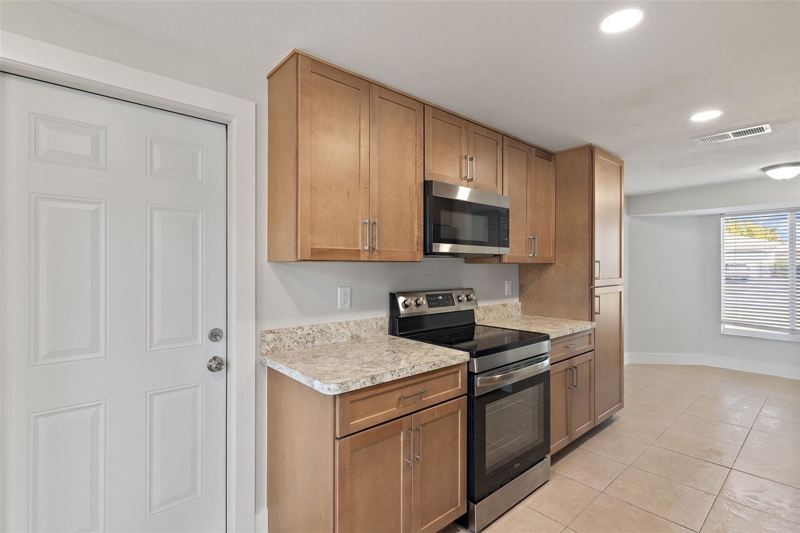 Image 22 of 52 For 441 Greenwich Avenue Nw