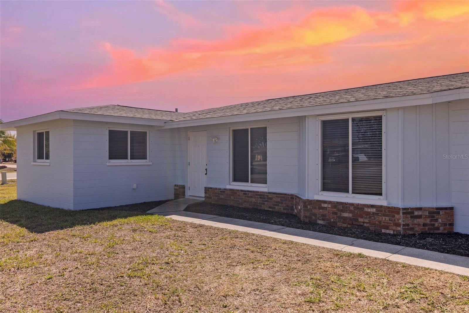 Image 3 of 52 For 441 Greenwich Avenue Nw