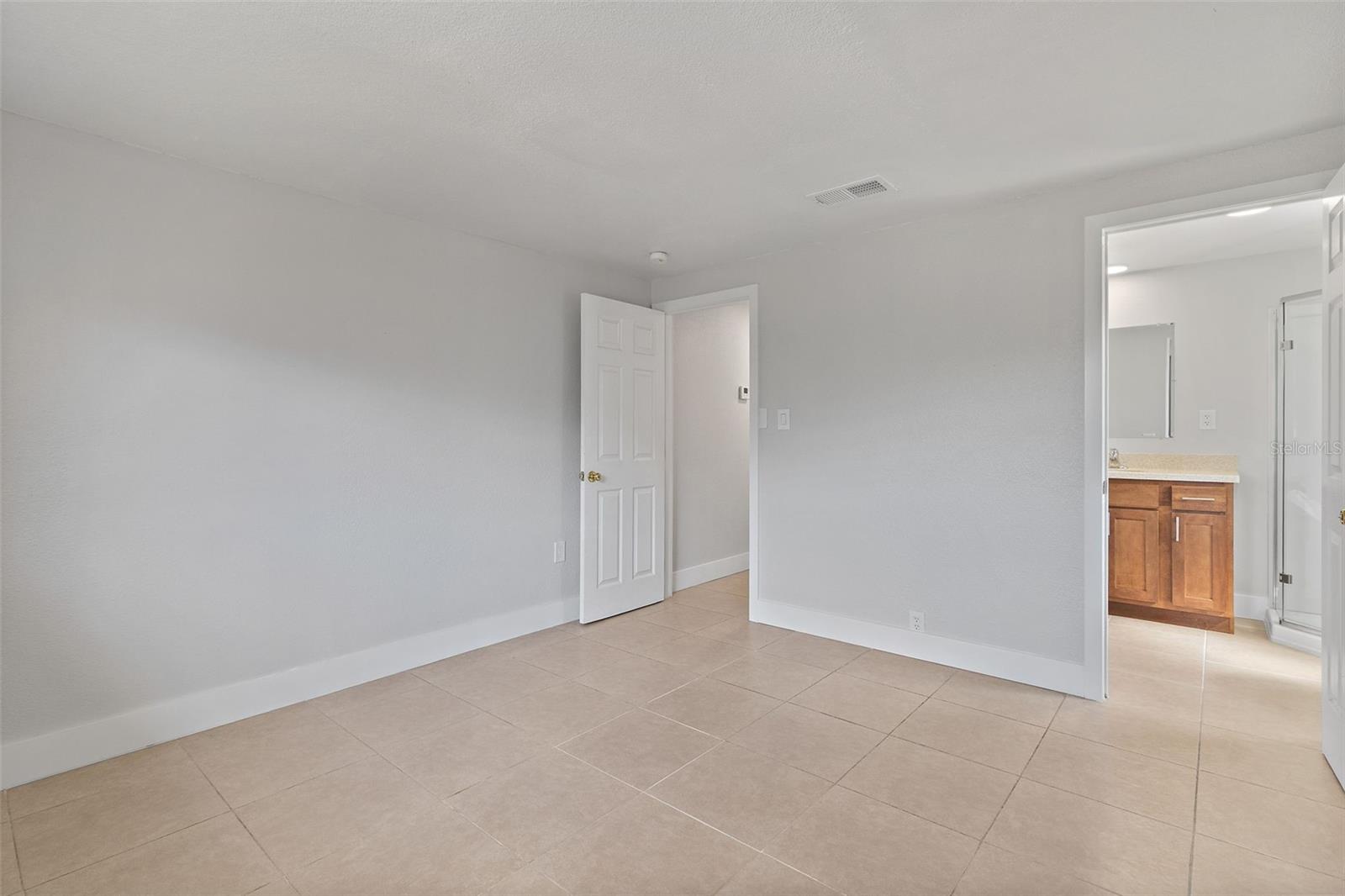 Image 36 of 52 For 441 Greenwich Avenue Nw