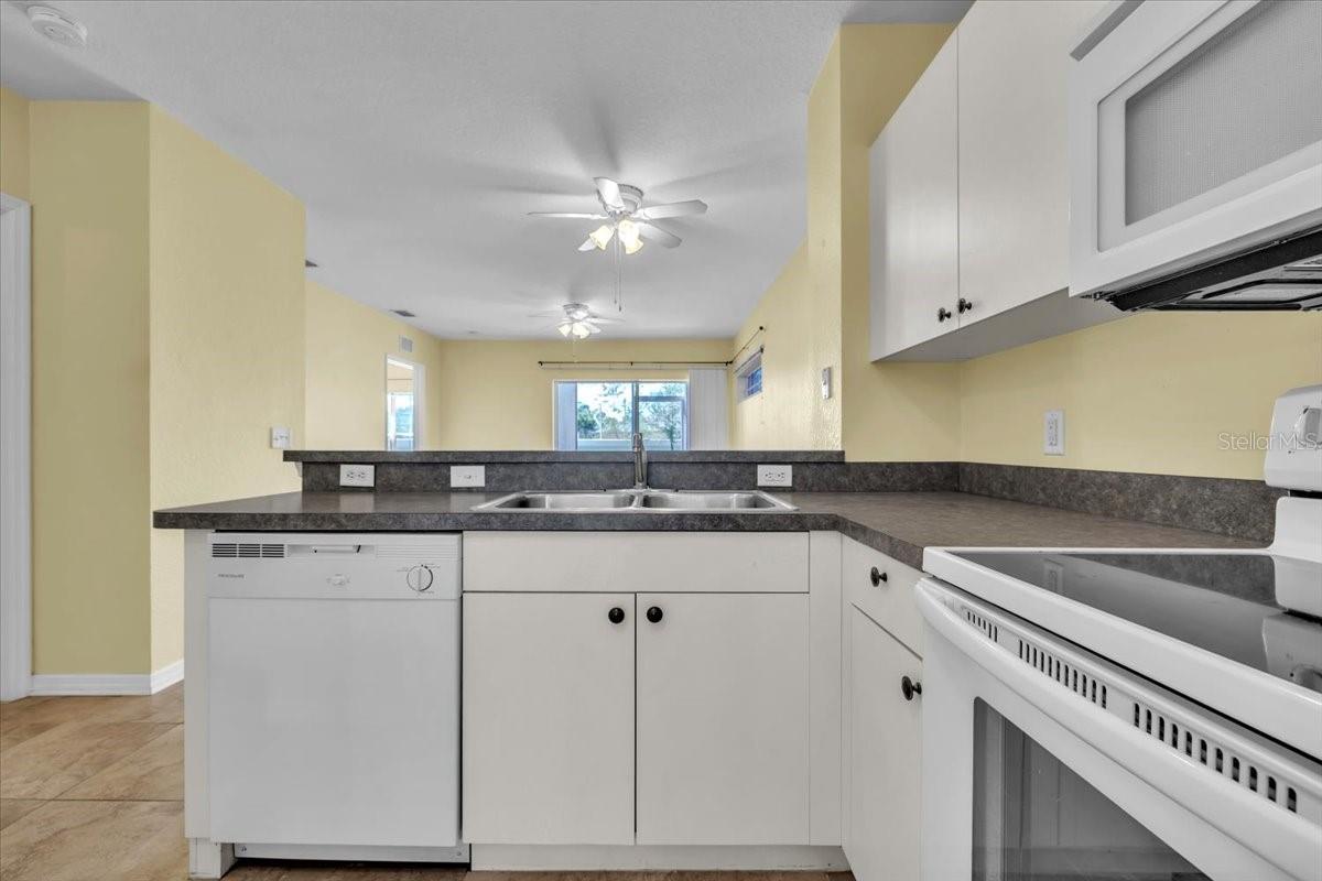 Image 10 of 48 For 2061 Willow Hammock Circle 104