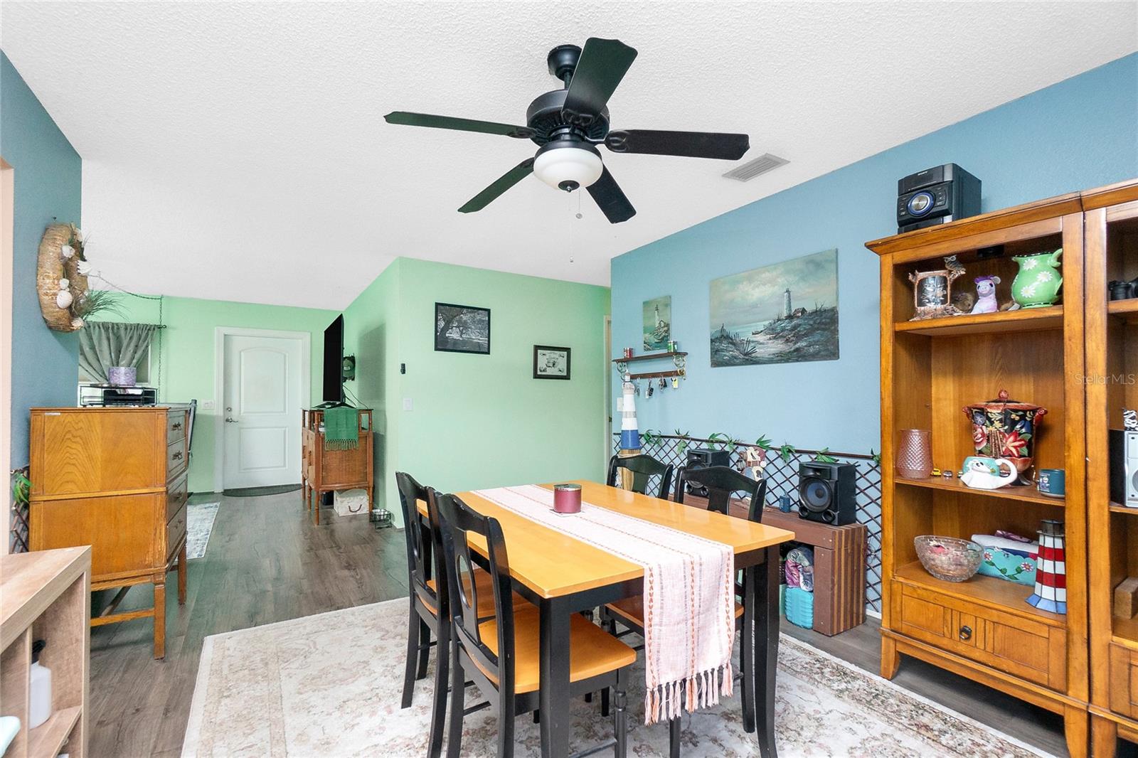 Image 13 of 55 For 4583 Salford Boulevard