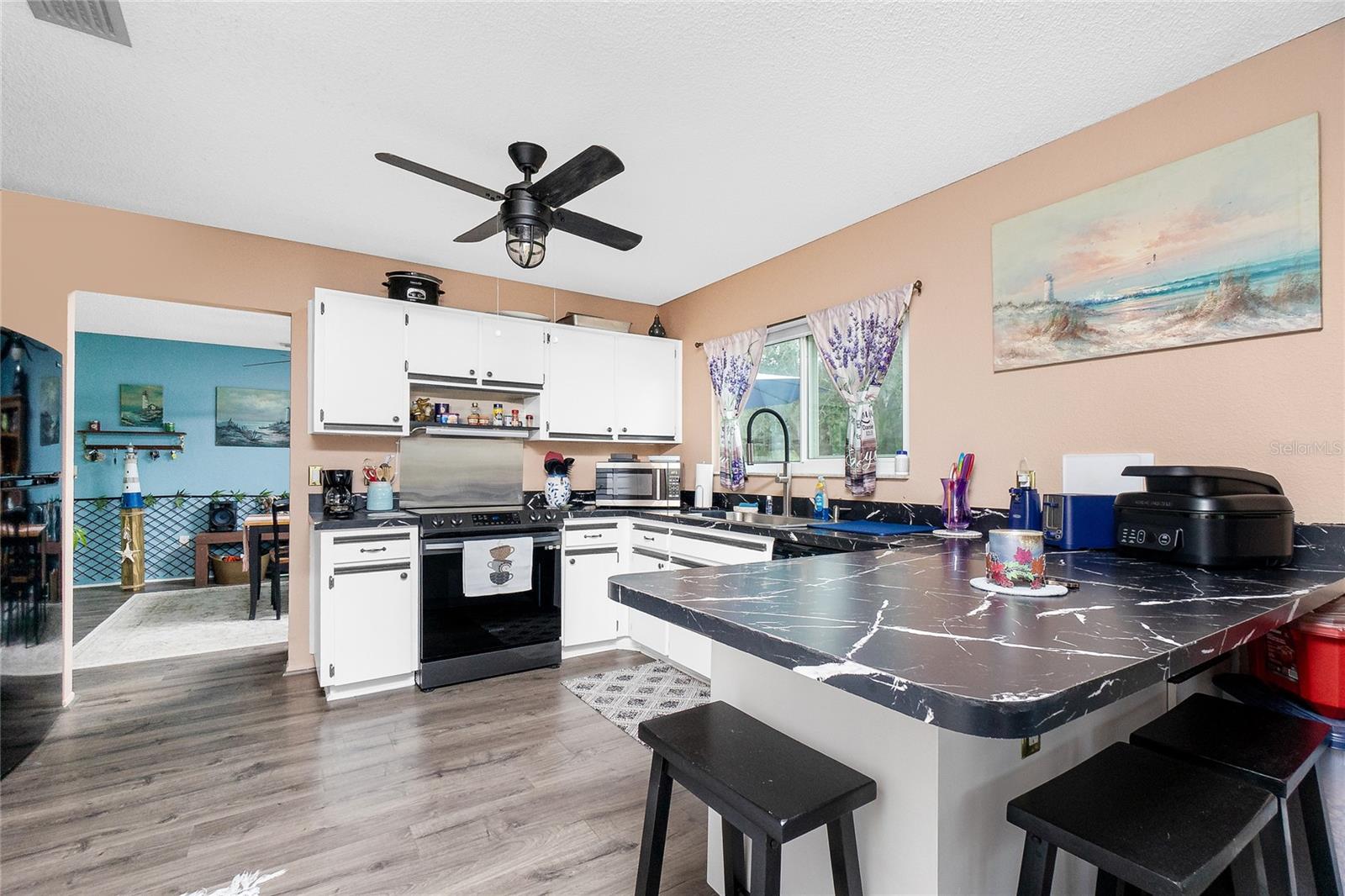 Image 14 of 55 For 4583 Salford Boulevard