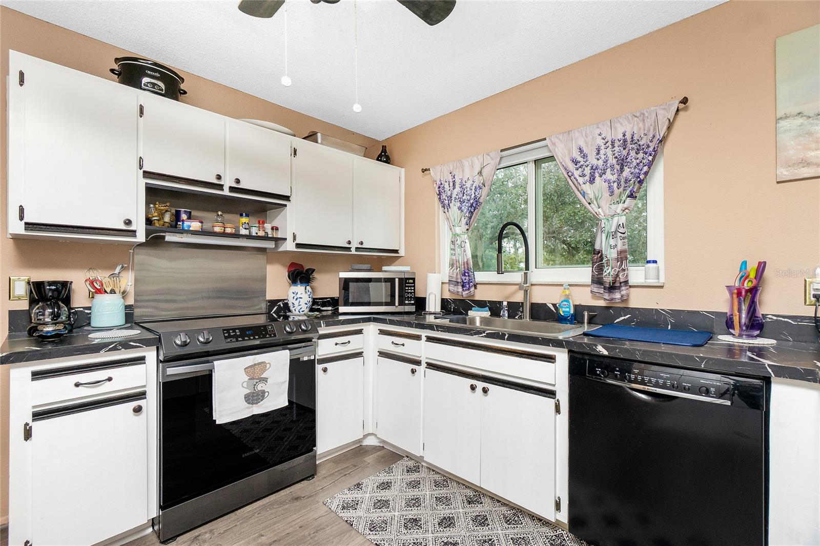 Image 15 of 55 For 4583 Salford Boulevard