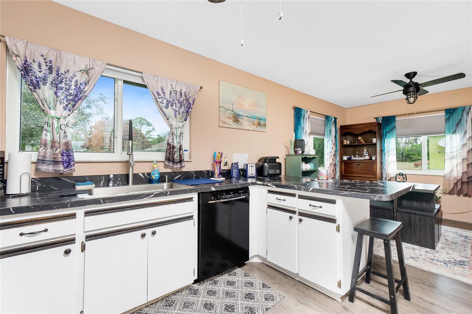 Image 16 of 55 For 4583 Salford Boulevard