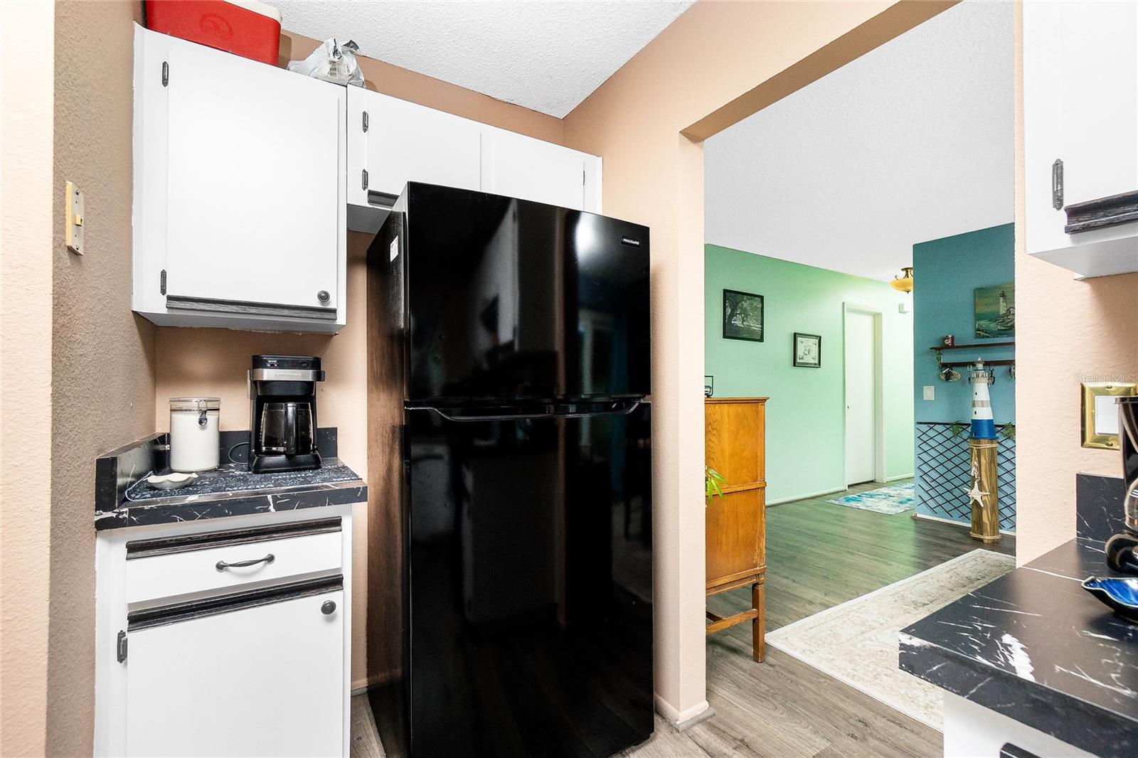 Image 18 of 55 For 4583 Salford Boulevard