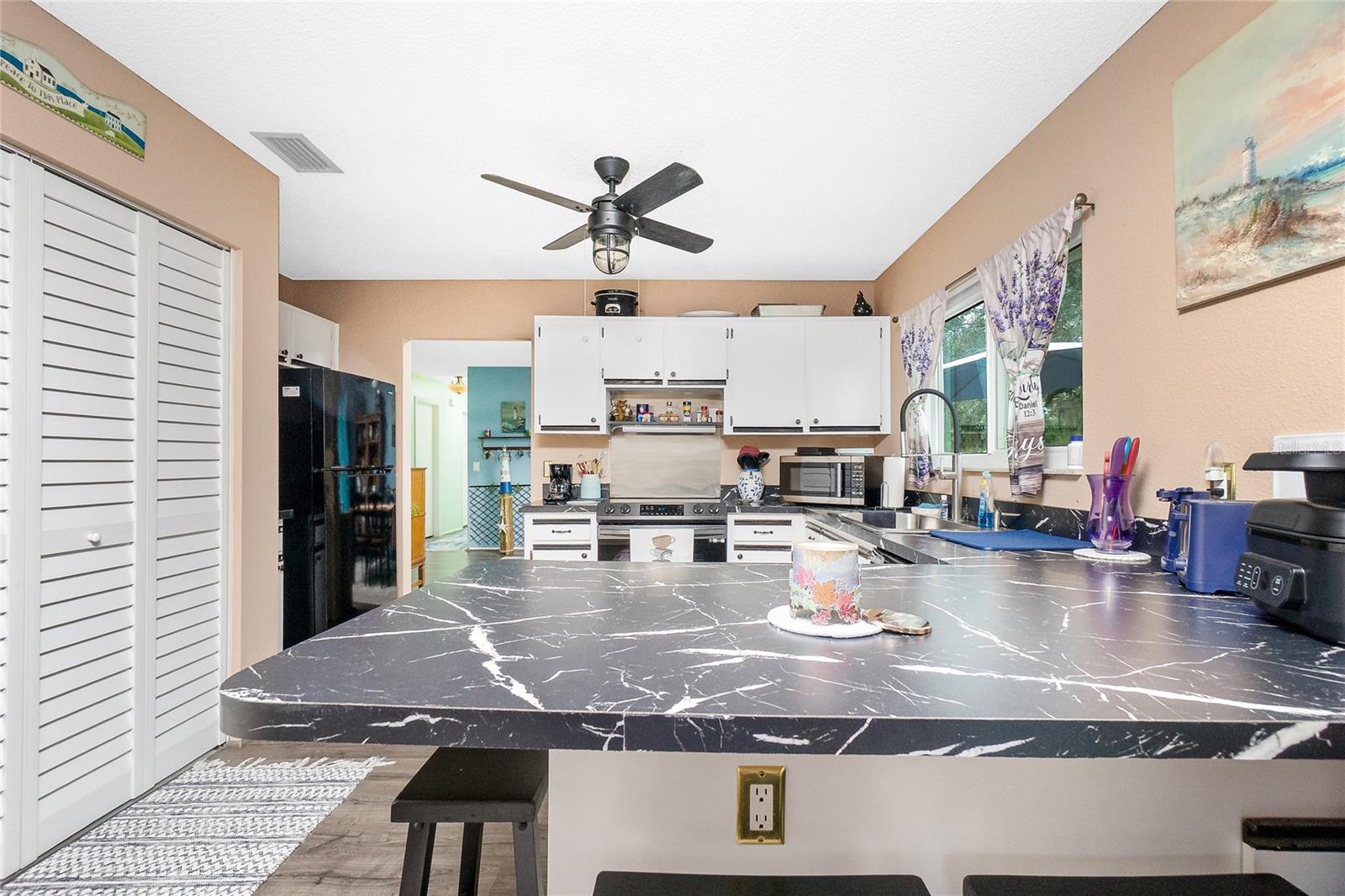 Image 19 of 55 For 4583 Salford Boulevard