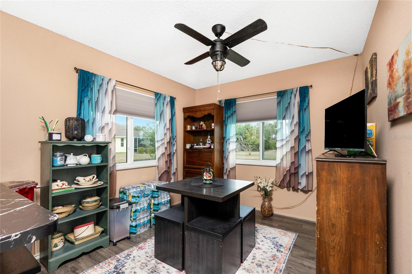 Image 22 of 55 For 4583 Salford Boulevard