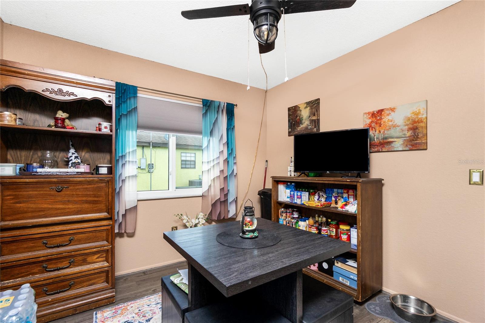 Image 23 of 55 For 4583 Salford Boulevard