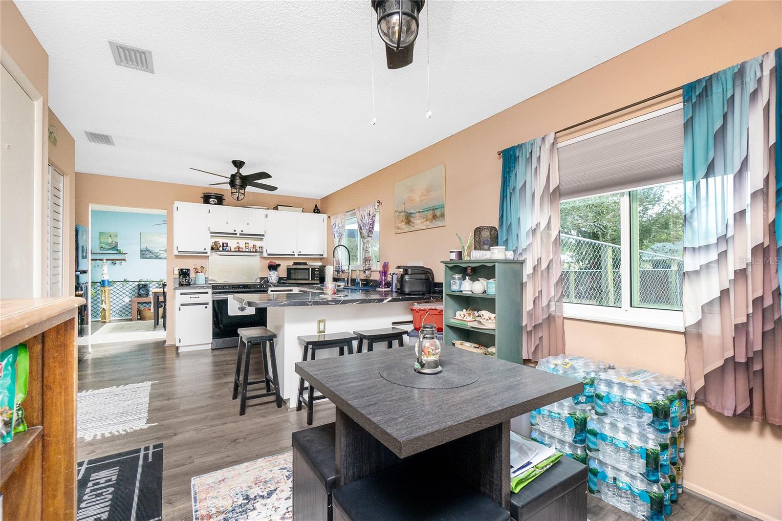 Image 25 of 55 For 4583 Salford Boulevard