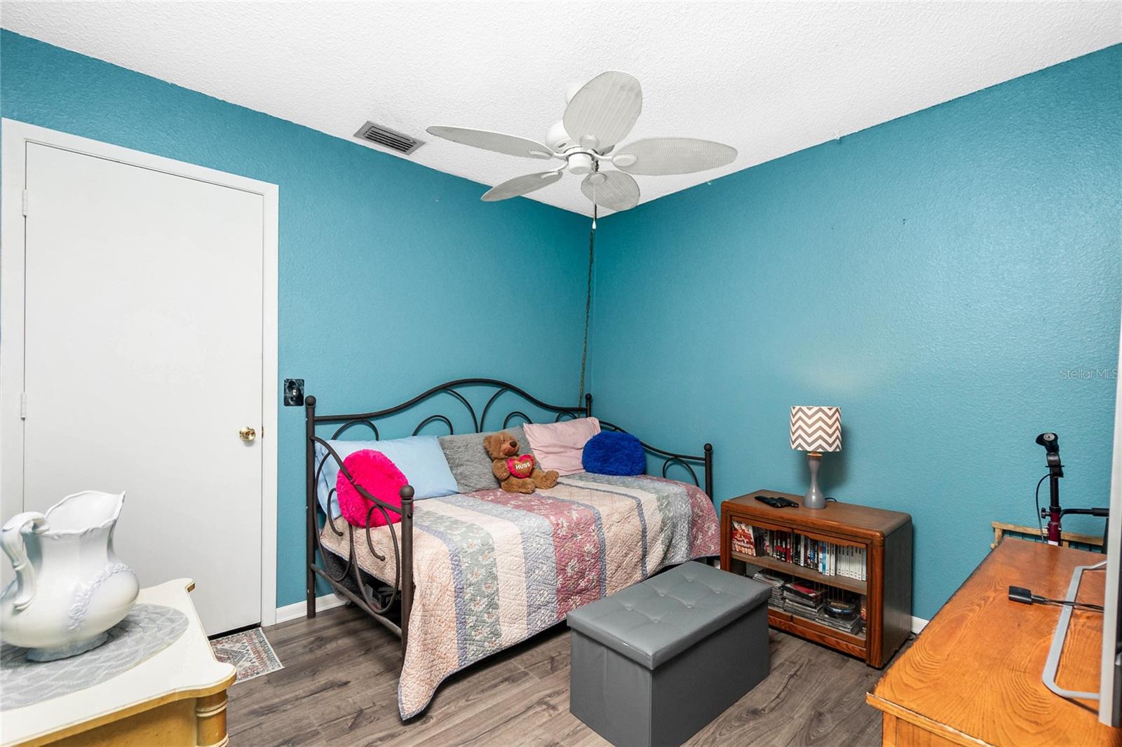 Image 34 of 55 For 4583 Salford Boulevard