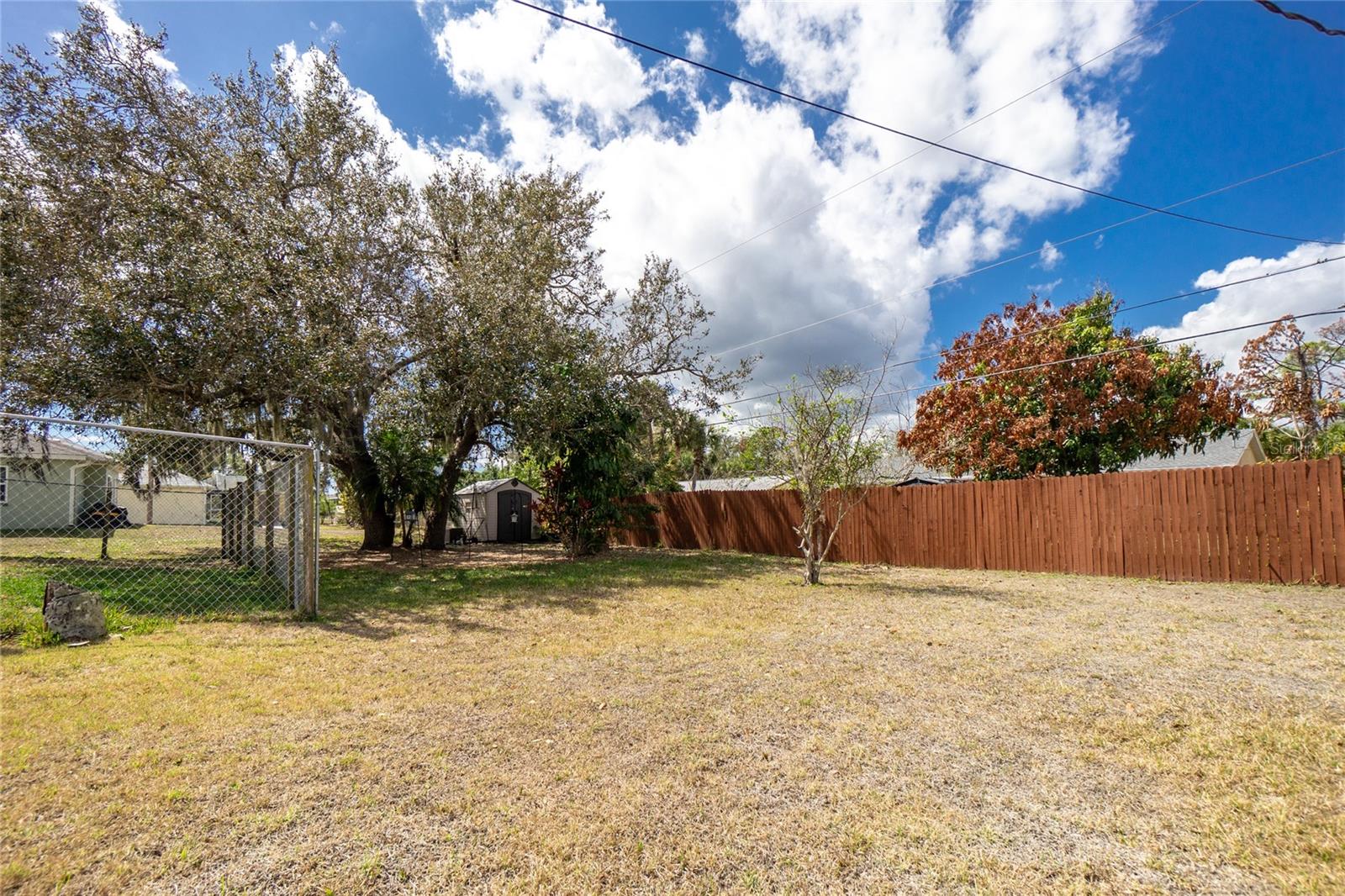 Image 45 of 55 For 4583 Salford Boulevard