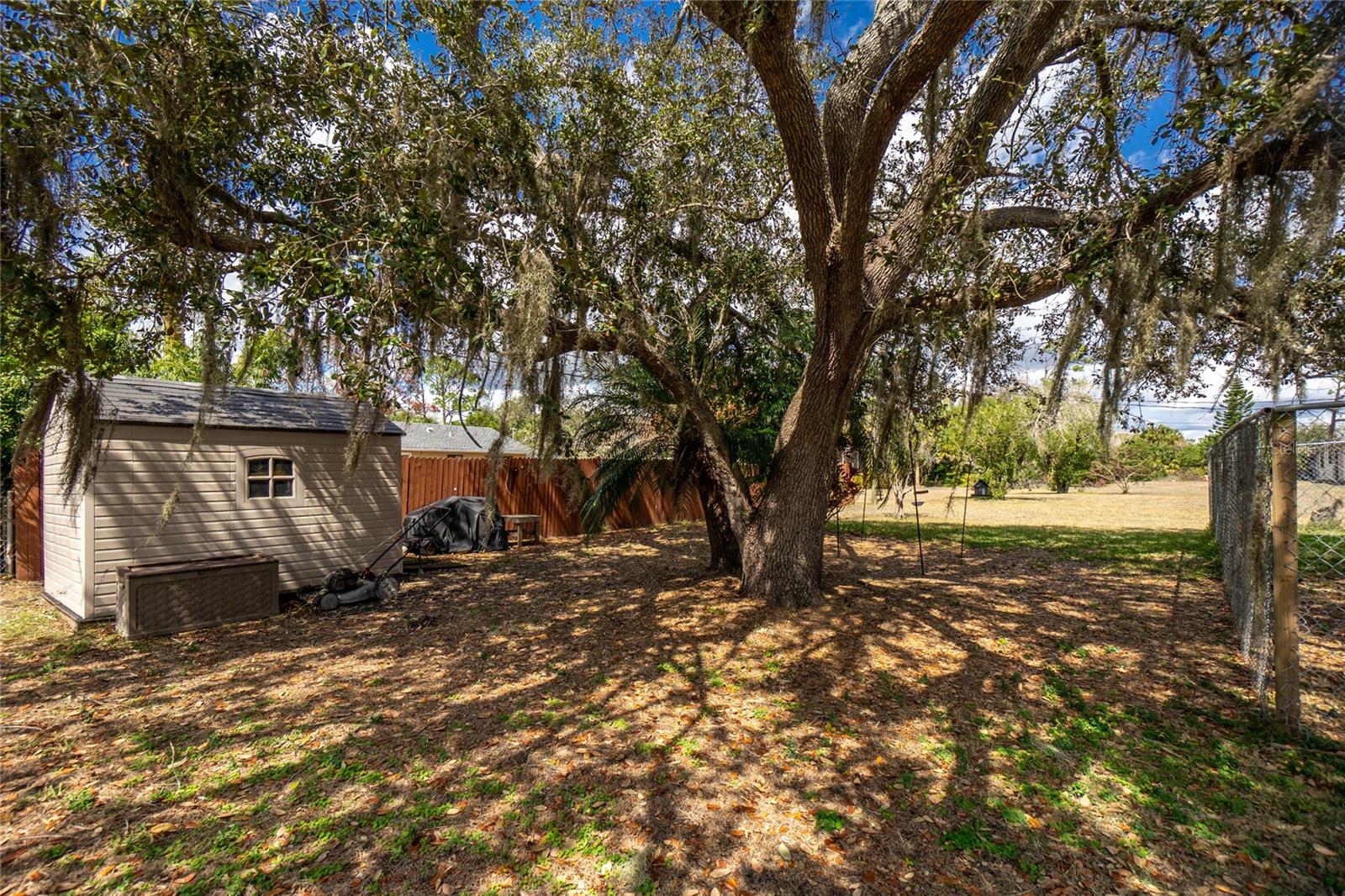 Image 46 of 55 For 4583 Salford Boulevard