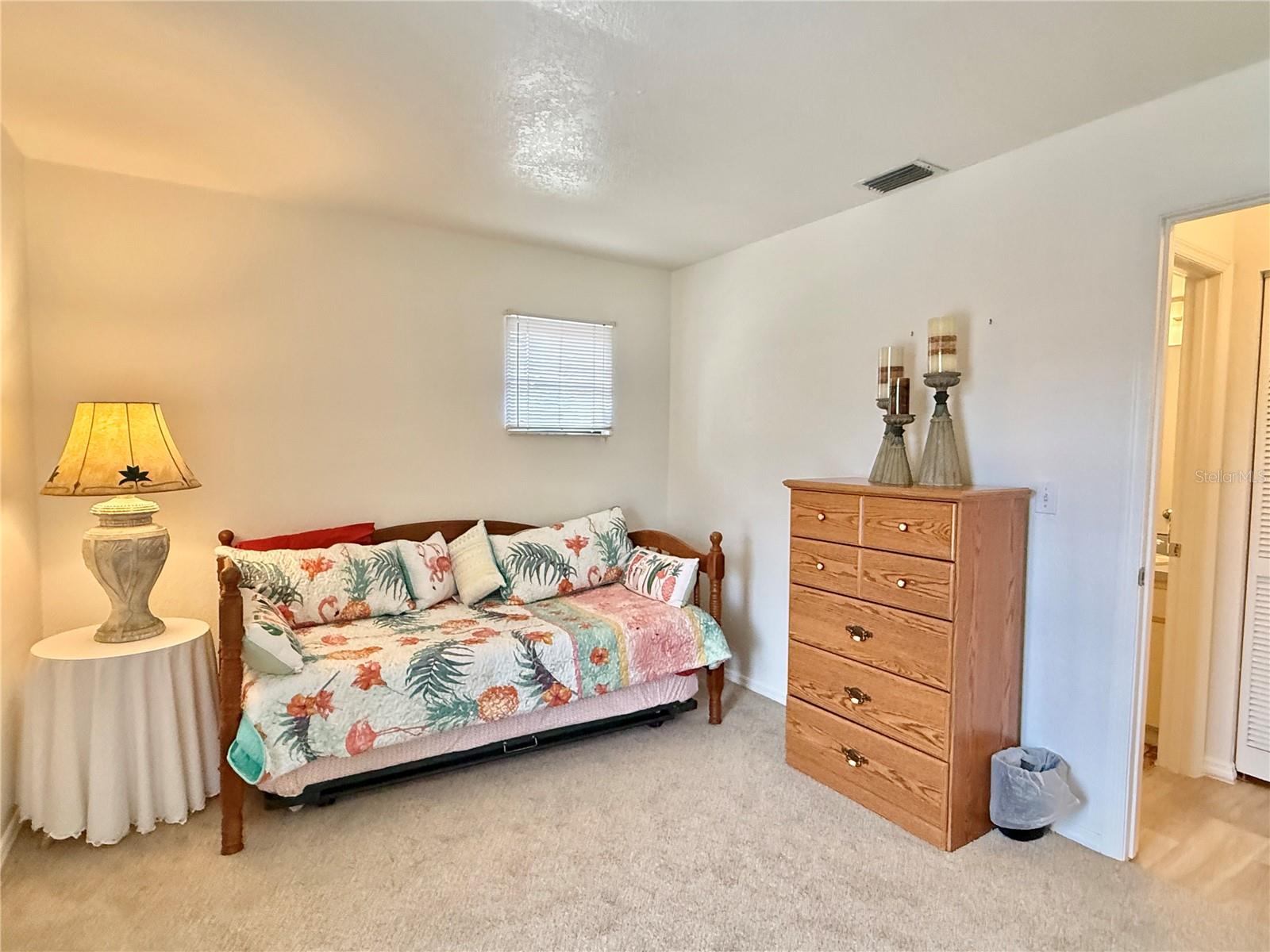 Image 21 of 34 For 26267 Northern Cross Road 1a