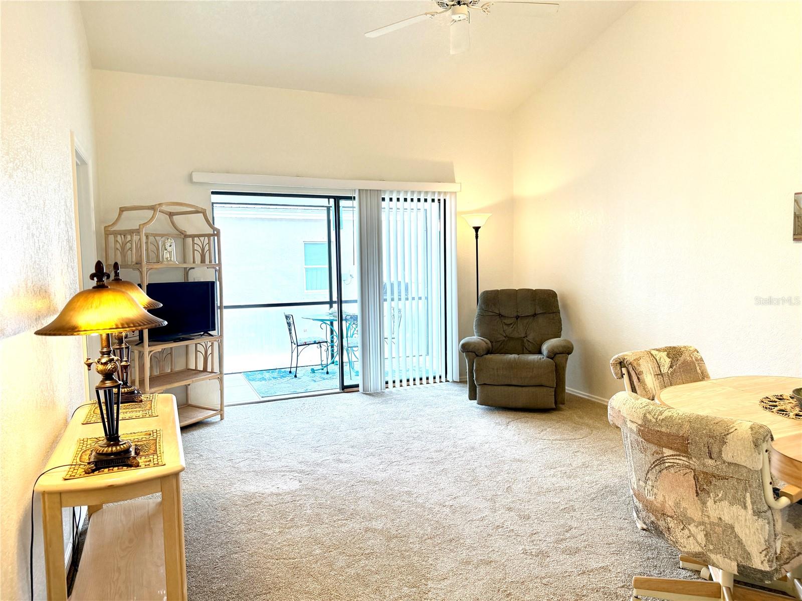 Image 8 of 34 For 26267 Northern Cross Road 1a