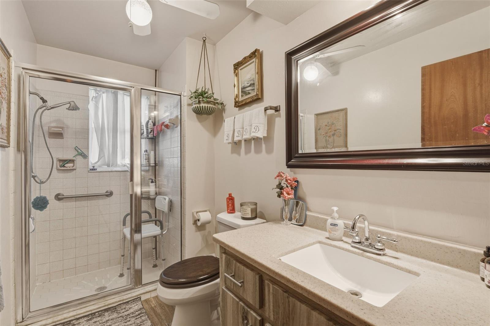 Image 16 of 24 For 643 Blue Lane Nw