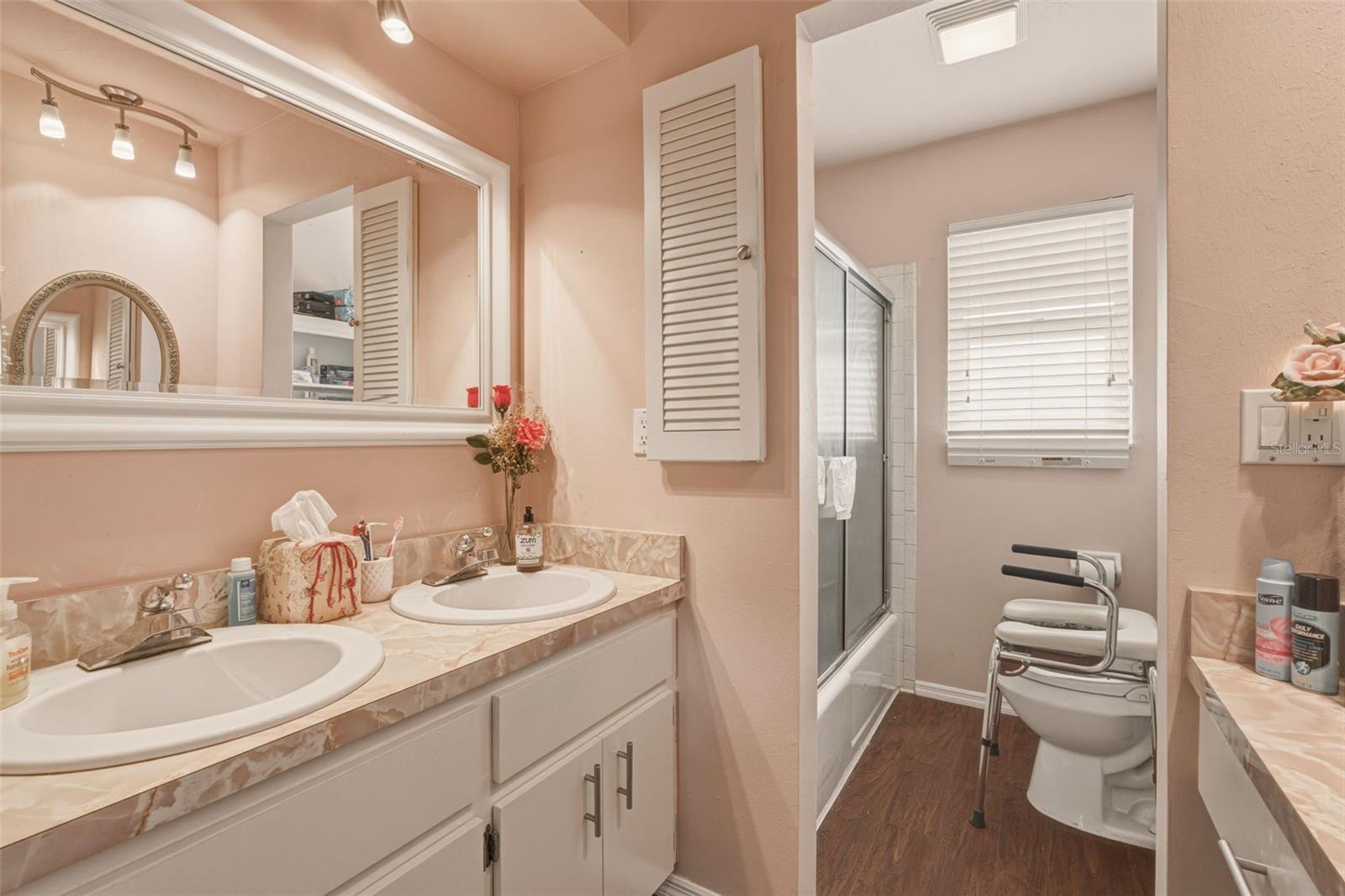 Image 18 of 24 For 643 Blue Lane Nw