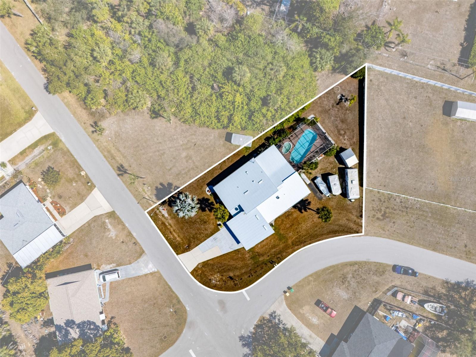 Image 3 of 24 For 643 Blue Lane Nw