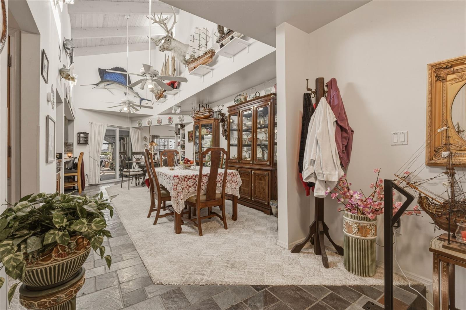 Image 8 of 24 For 643 Blue Lane Nw