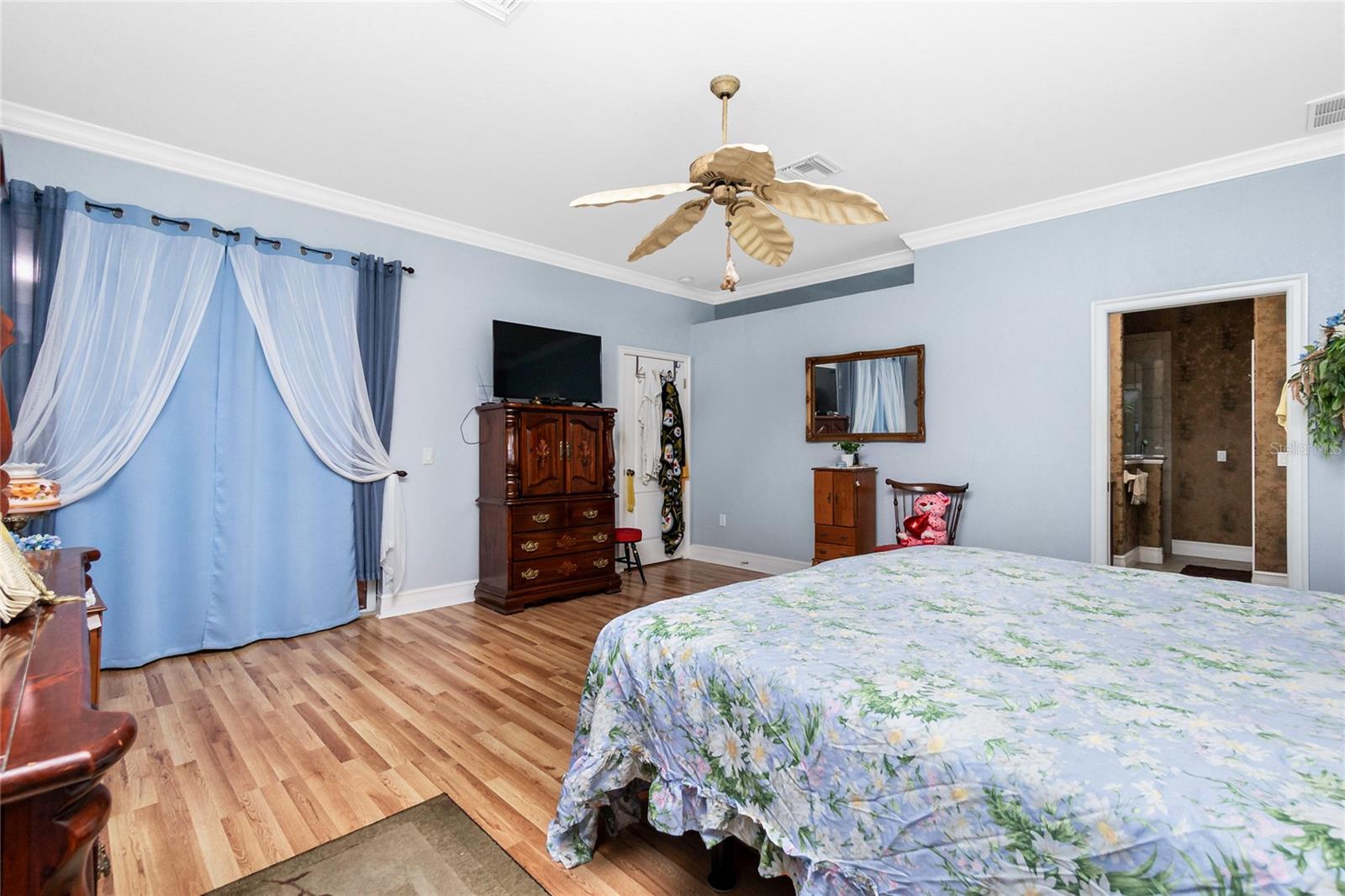 Image 36 of 85 For 2562 Danton Terrace