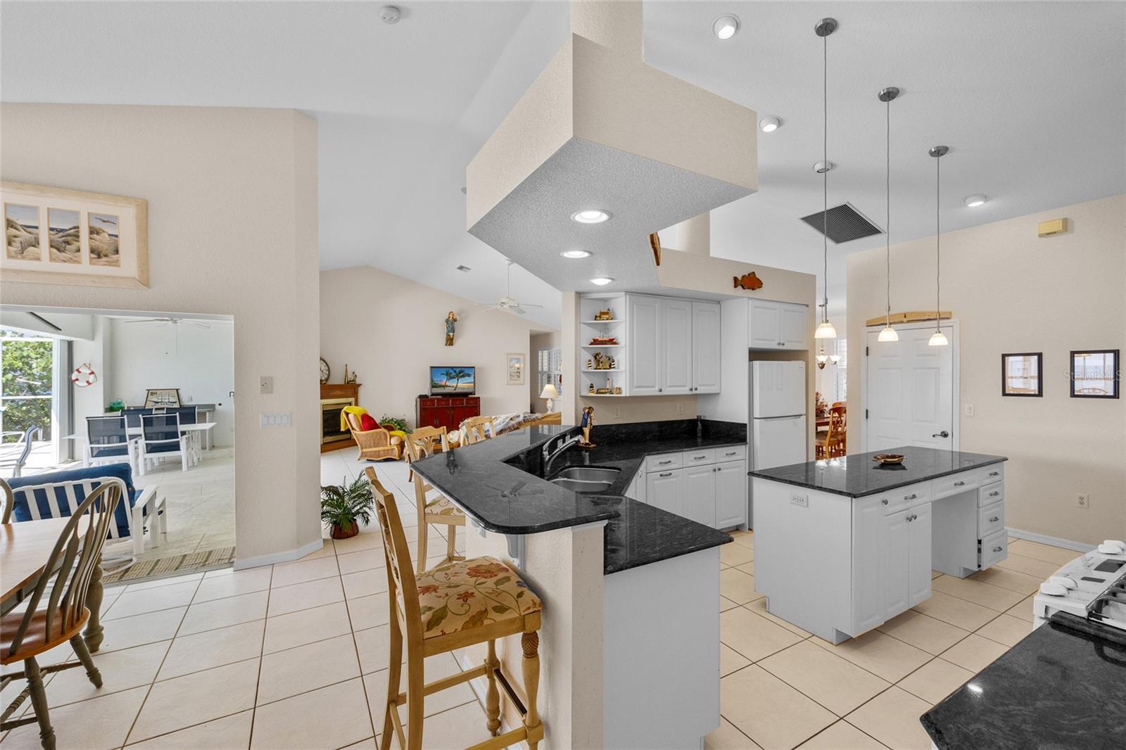 Image 15 of 38 For 4468 Harbor Boulevard