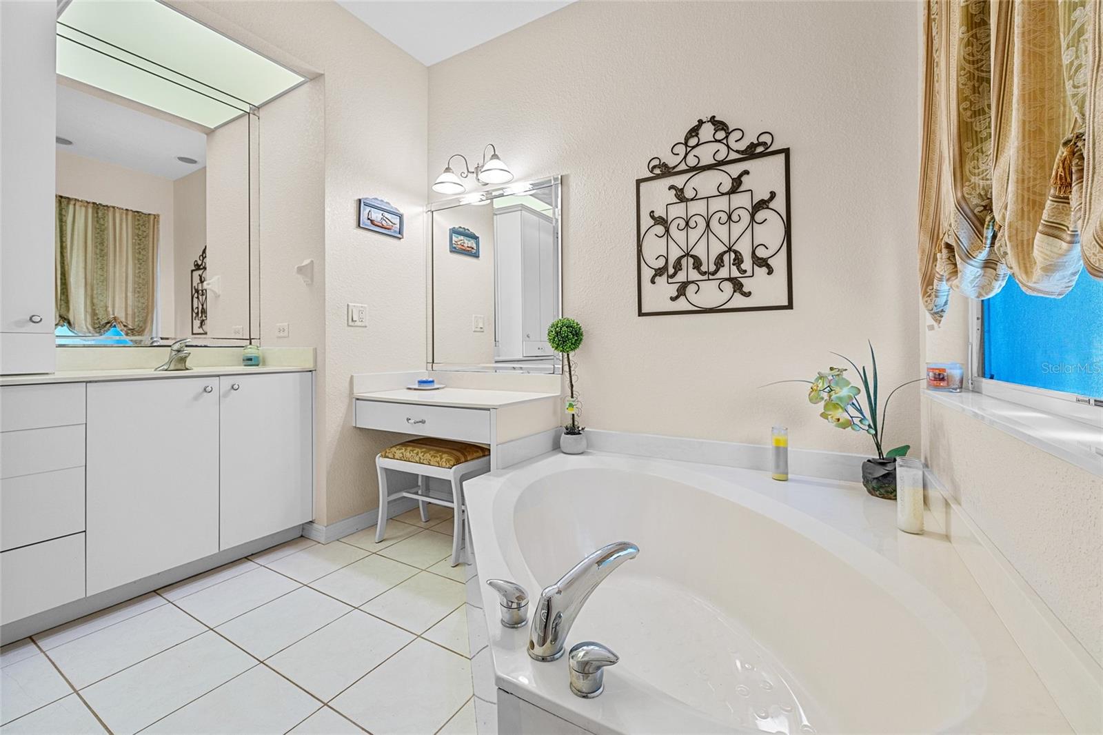 Image 20 of 38 For 4468 Harbor Boulevard