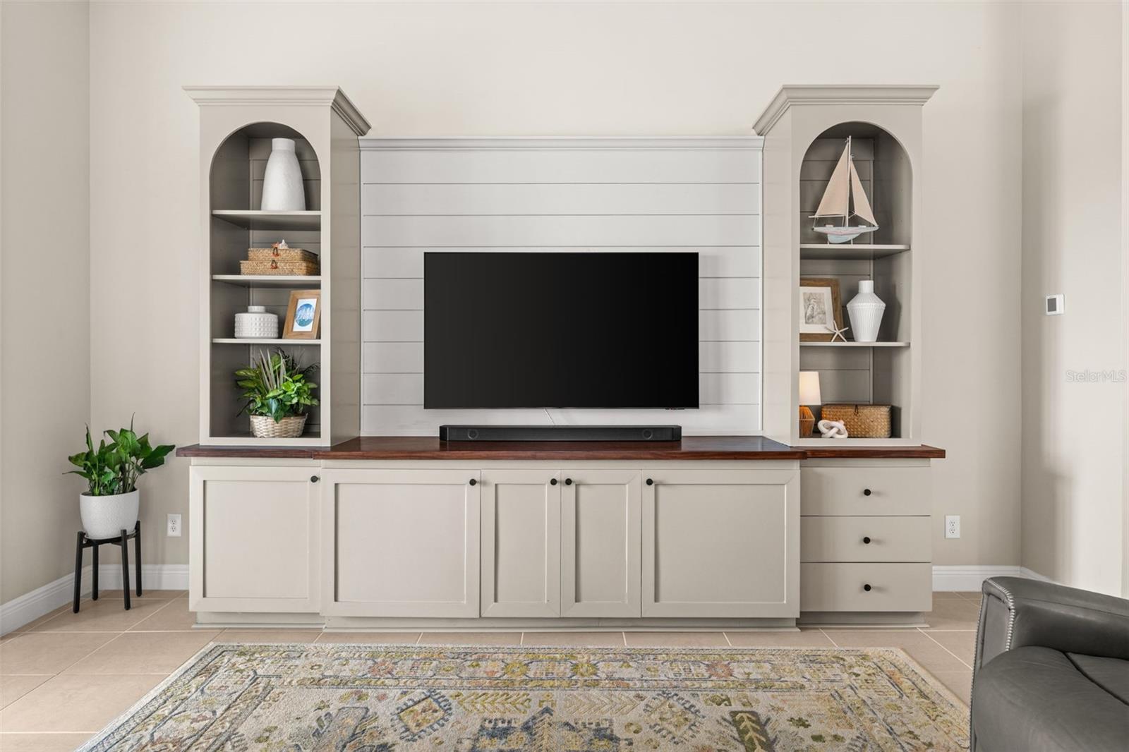 Image 16 of 57 For 15927 Mulrion Boulevard