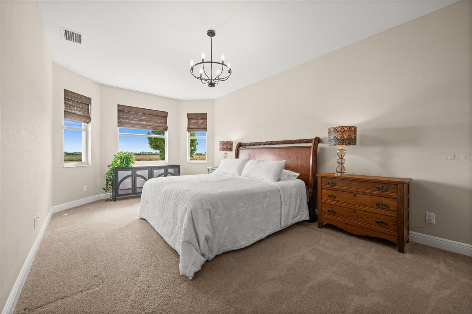 Image 21 of 57 For 15927 Mulrion Boulevard