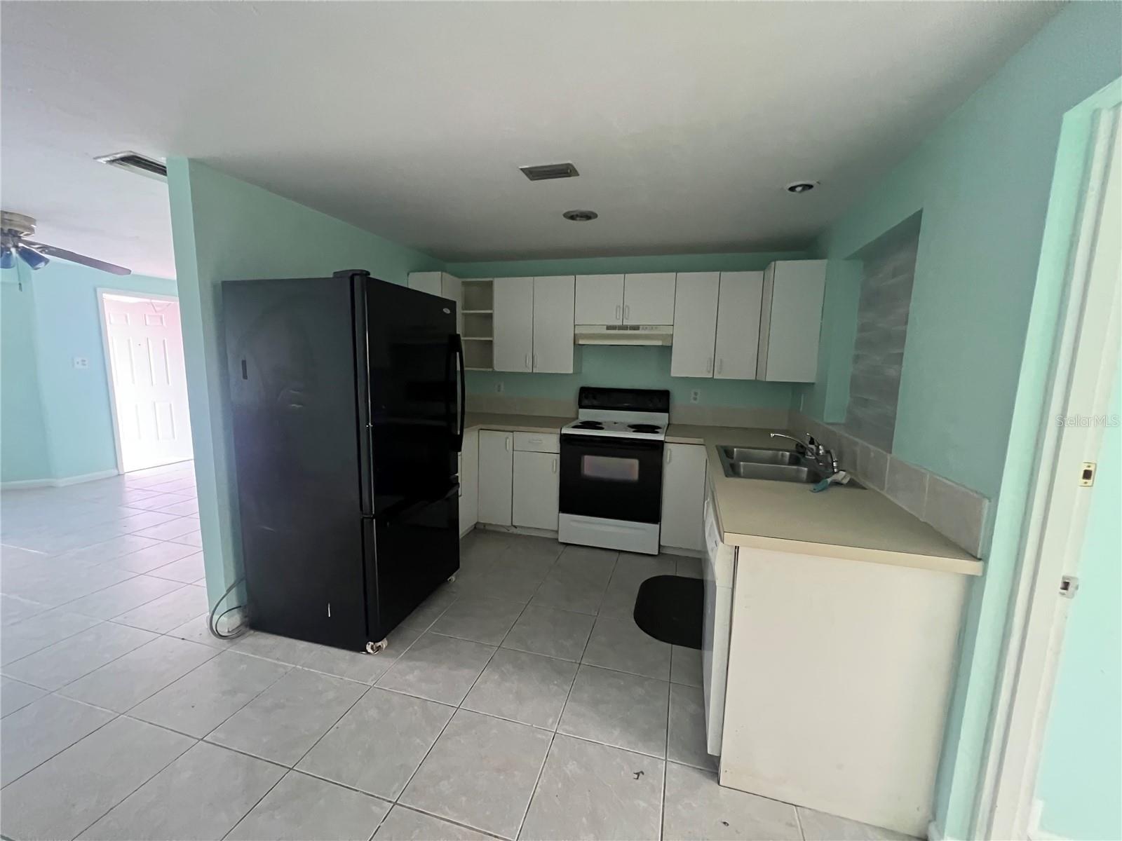 Image 4 of 10 For 394 Ferris Drive Nw