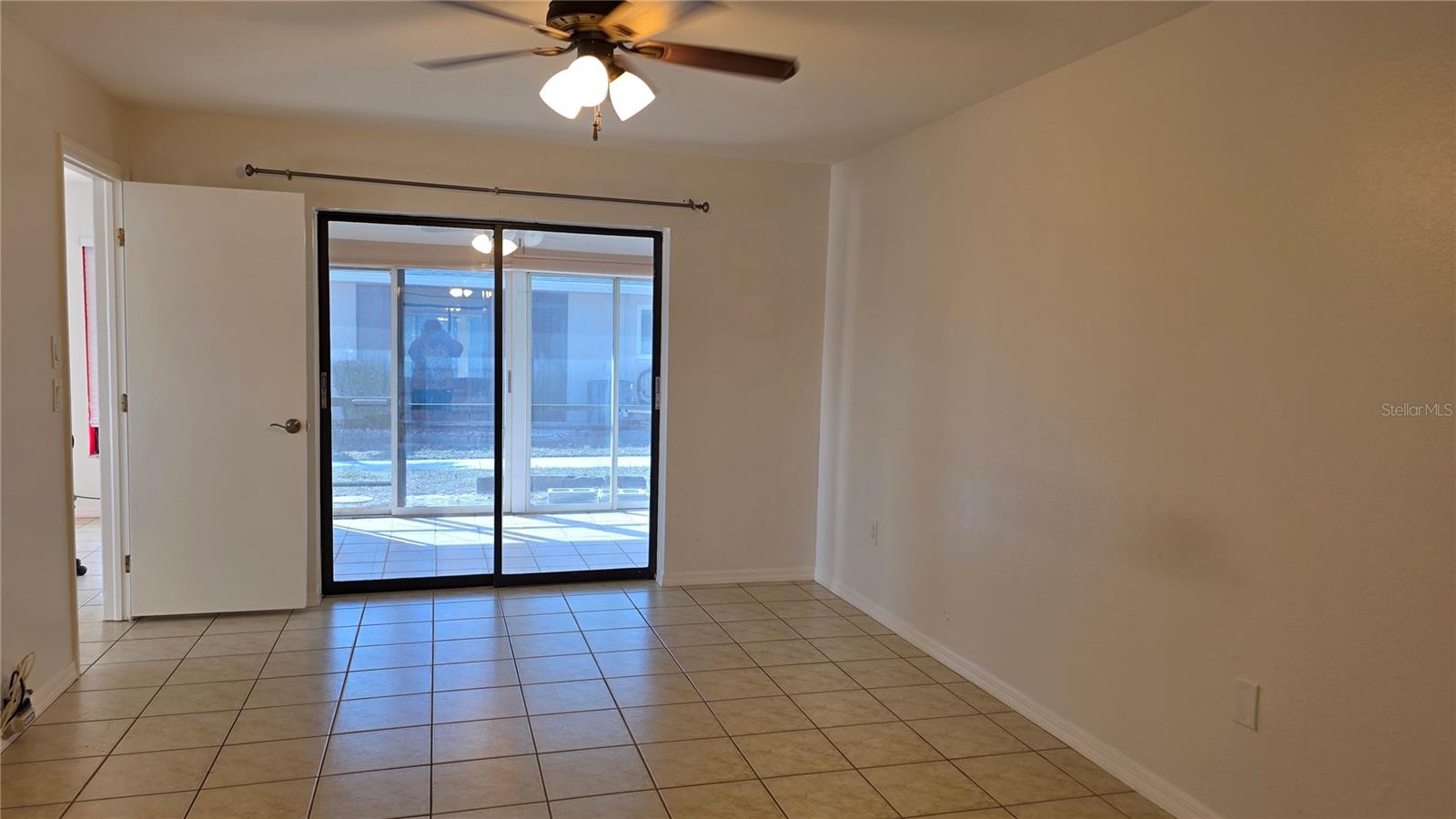 Image 10 of 26 For 24540 Harborview Road C1