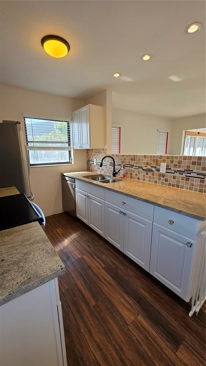 Image 18 of 26 For 24540 Harborview Road C1