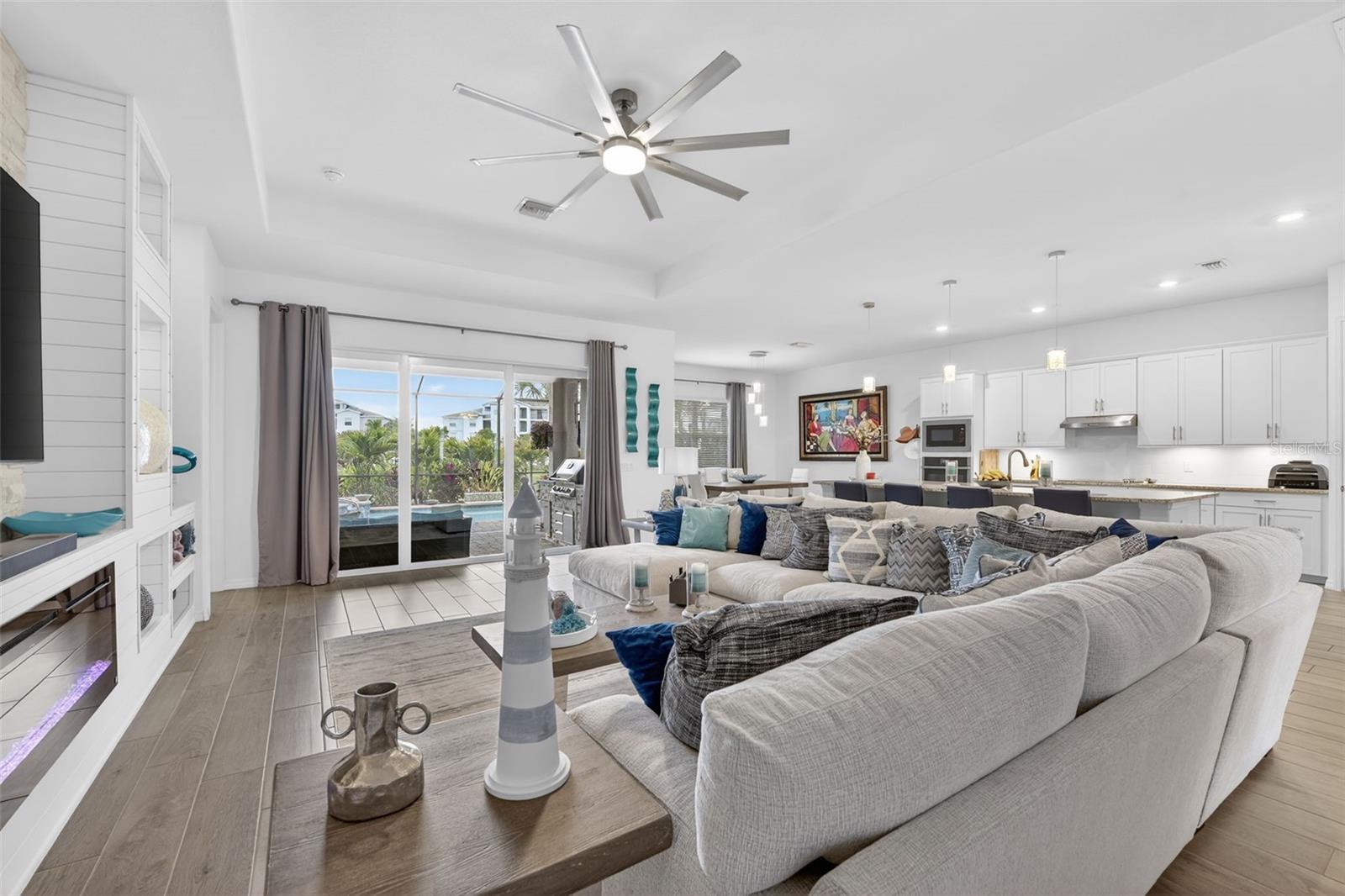 Image 11 of 96 For 25024 Longmeadow Drive