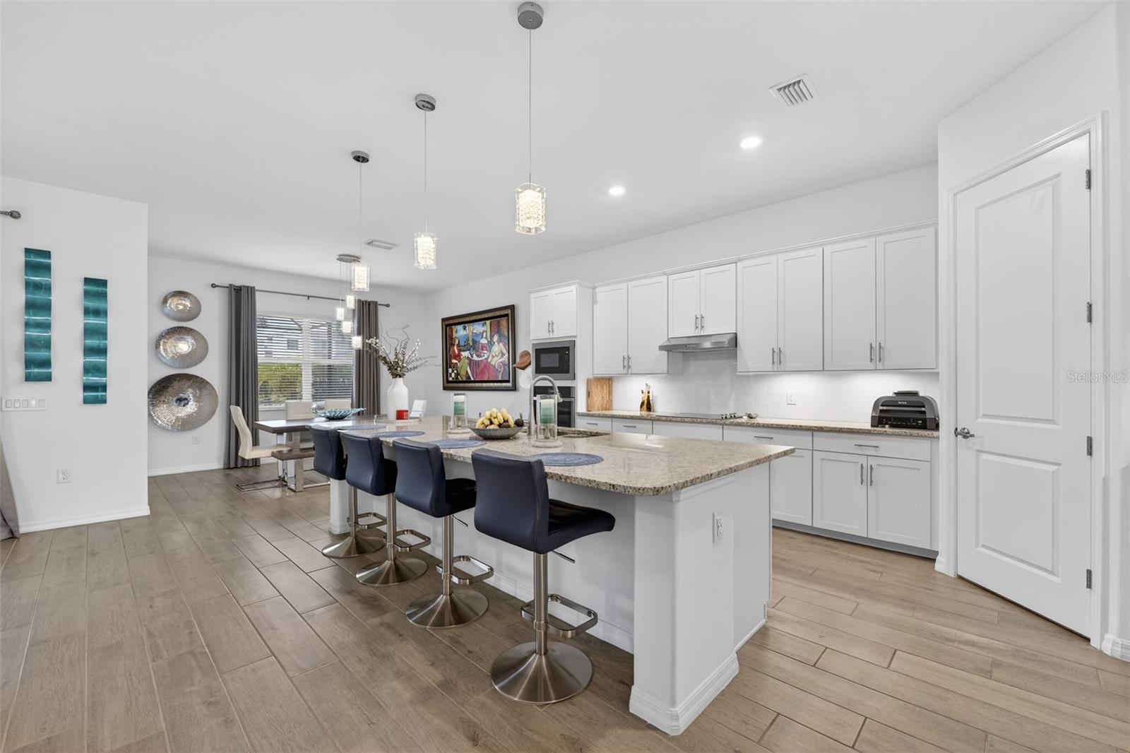 Image 13 of 96 For 25024 Longmeadow Drive