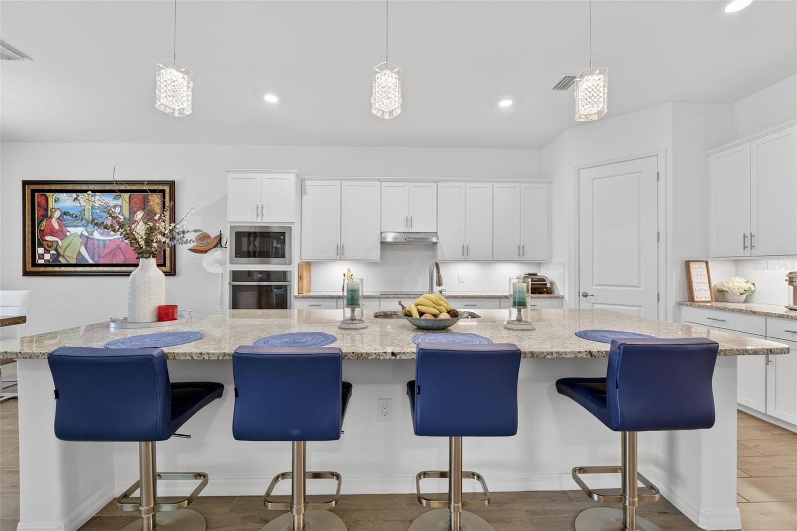 Image 16 of 96 For 25024 Longmeadow Drive