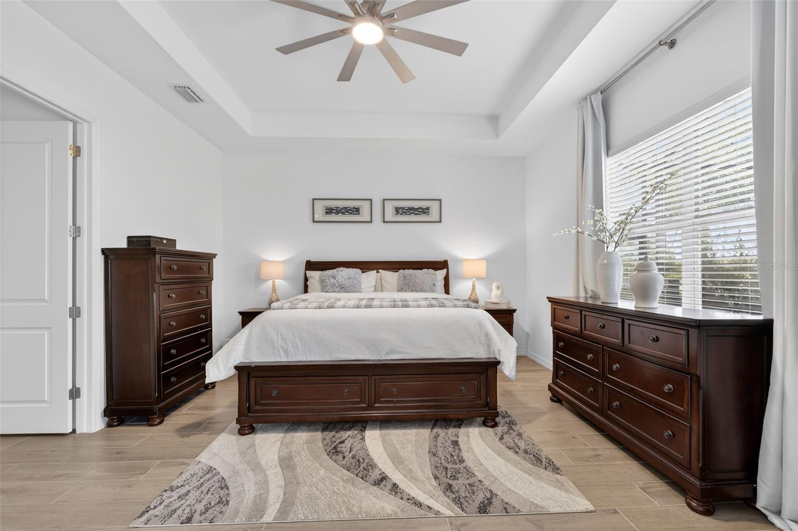 Image 18 of 96 For 25024 Longmeadow Drive