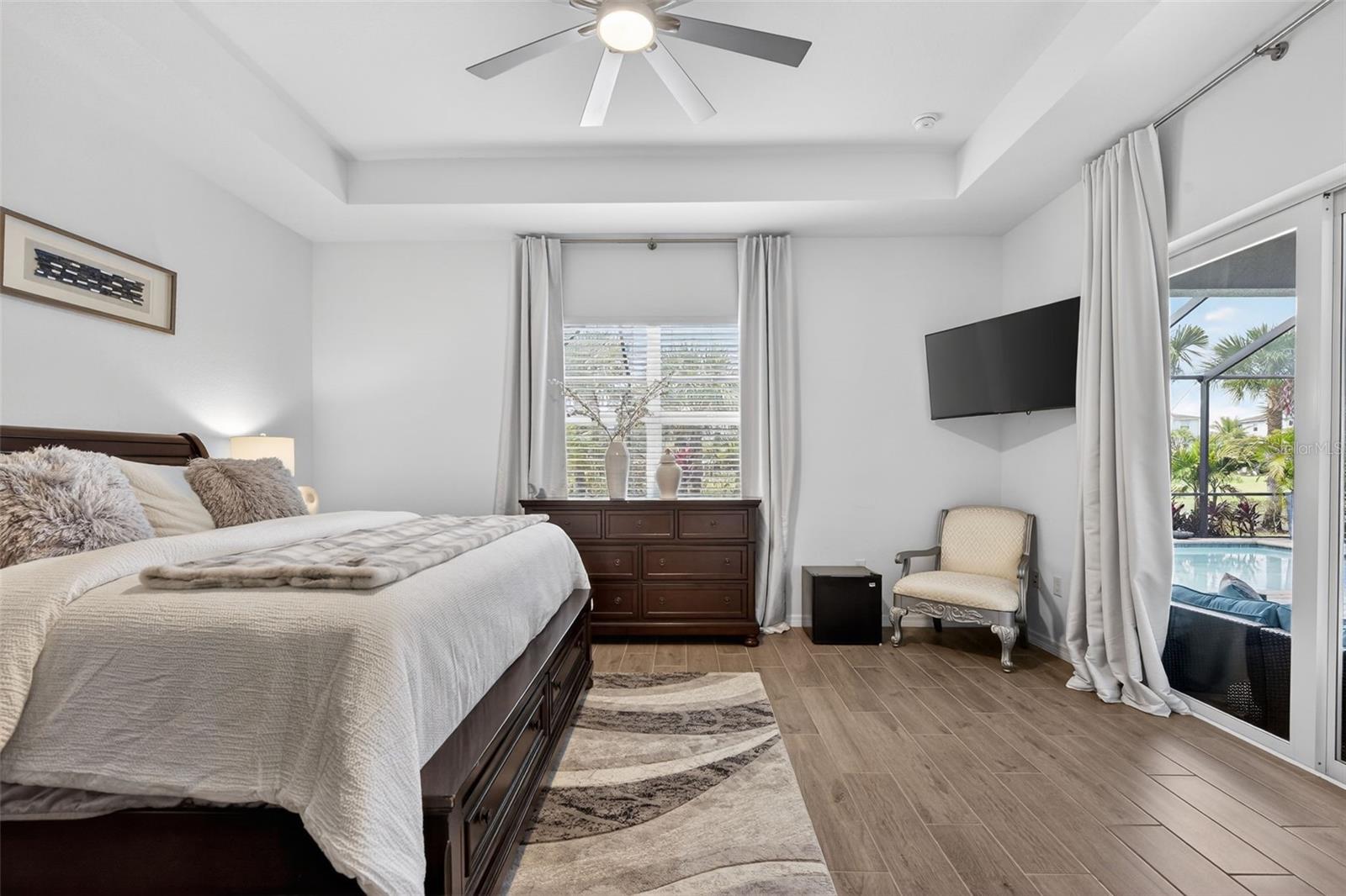 Image 19 of 96 For 25024 Longmeadow Drive