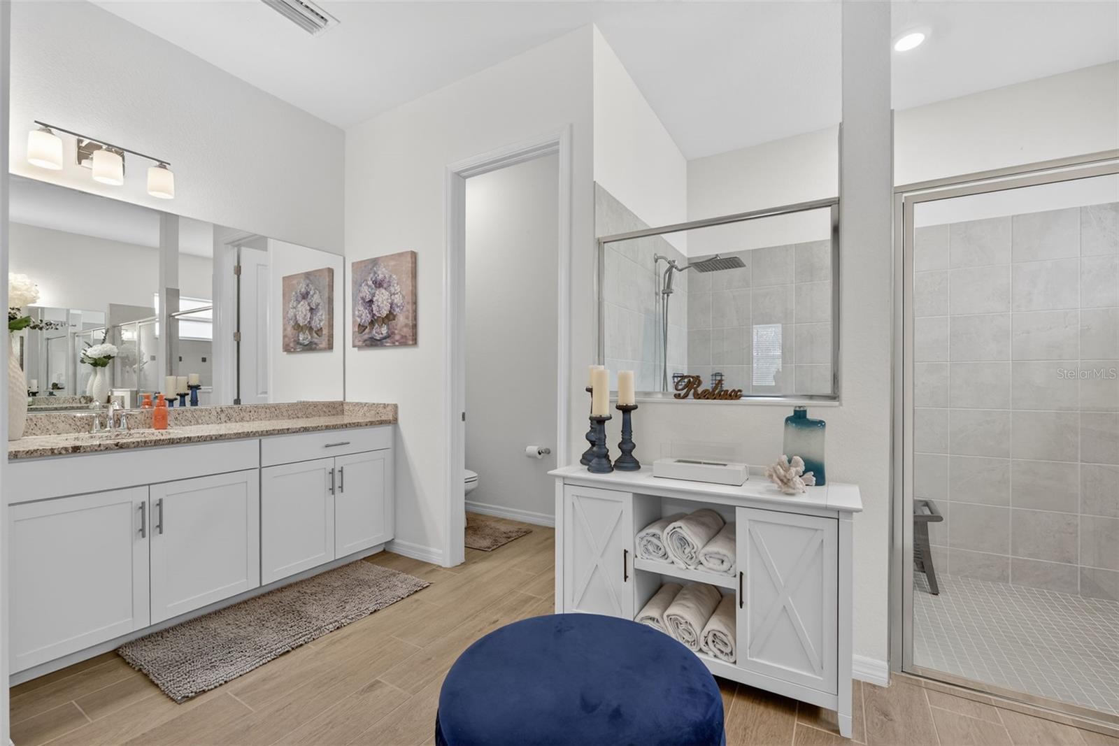 Image 20 of 96 For 25024 Longmeadow Drive