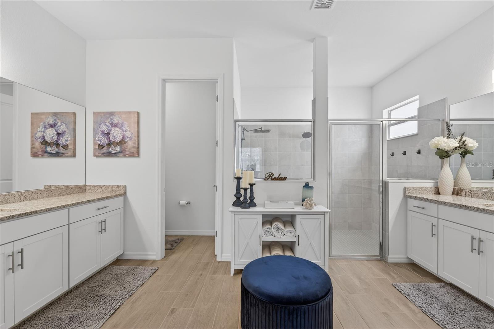 Image 21 of 96 For 25024 Longmeadow Drive