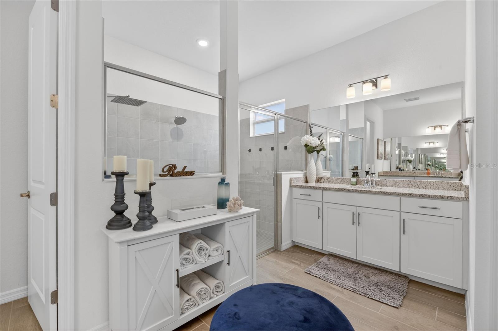 Image 22 of 96 For 25024 Longmeadow Drive