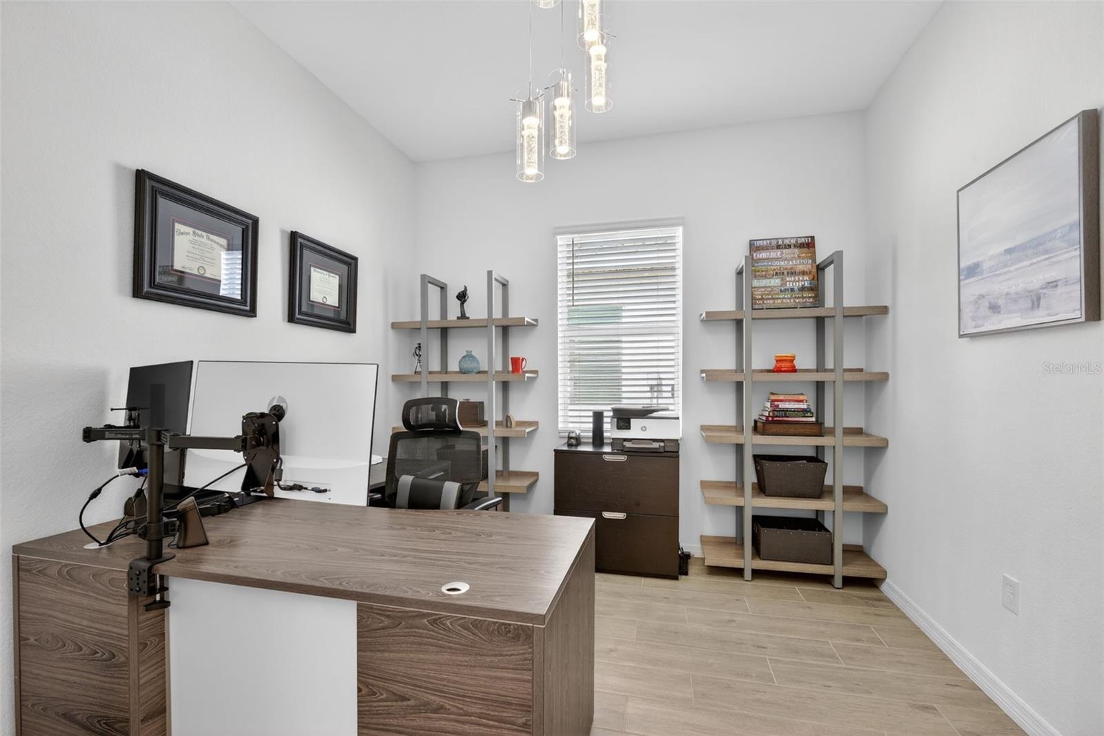 Image 33 of 96 For 25024 Longmeadow Drive