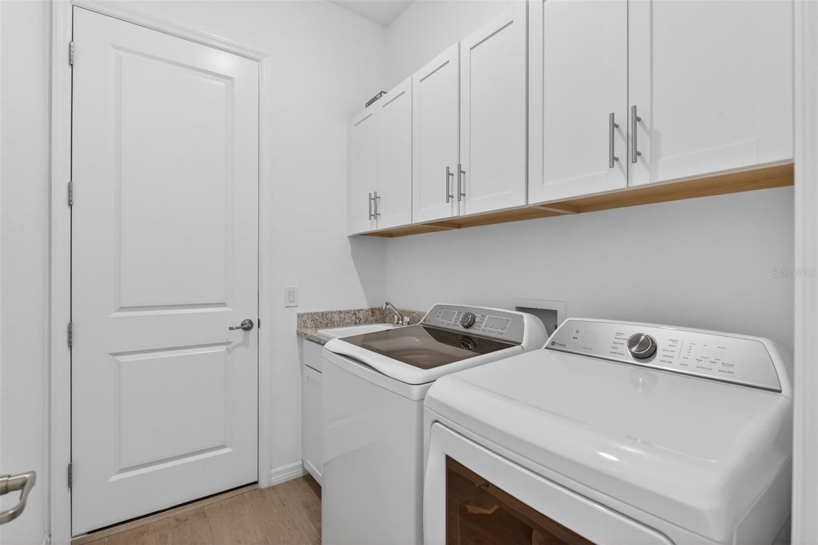 Image 37 of 96 For 25024 Longmeadow Drive