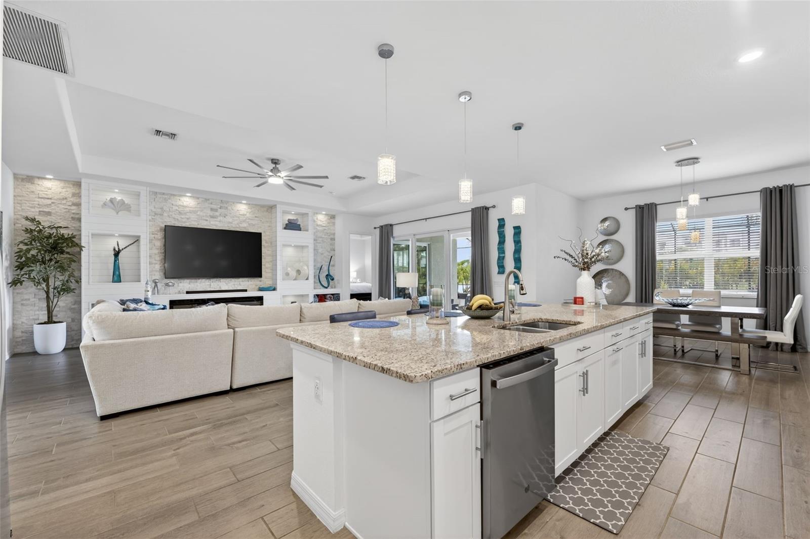 Image 7 of 96 For 25024 Longmeadow Drive