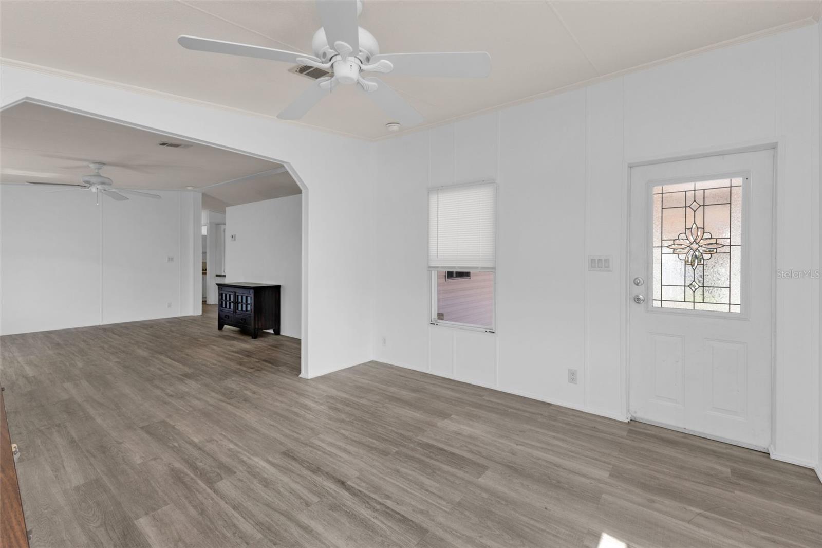 Image 20 of 58 For 1000 Kings Highway 18