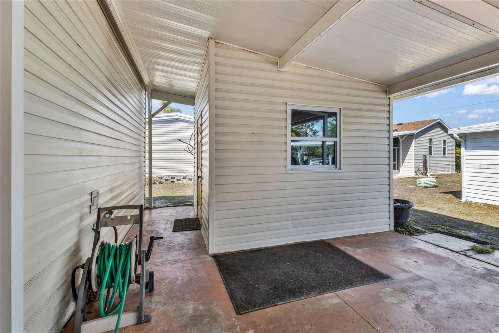 Image 37 of 58 For 1000 Kings Highway 18