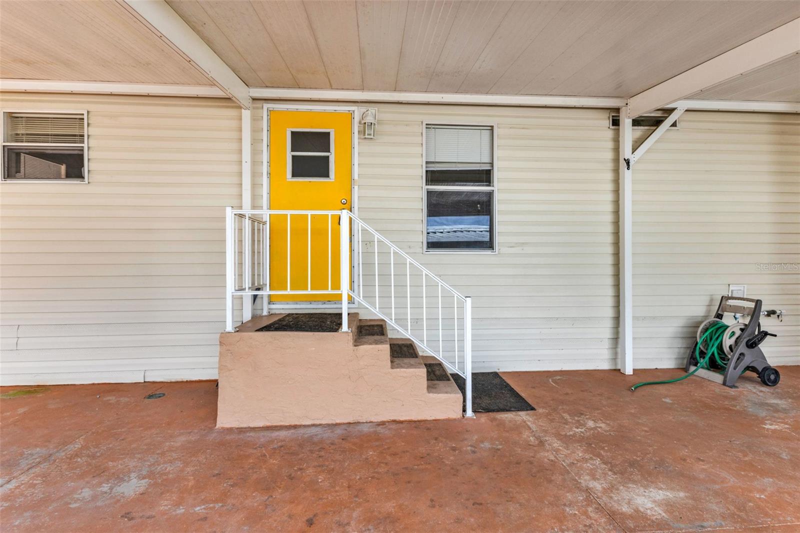 Image 4 of 58 For 1000 Kings Highway 18