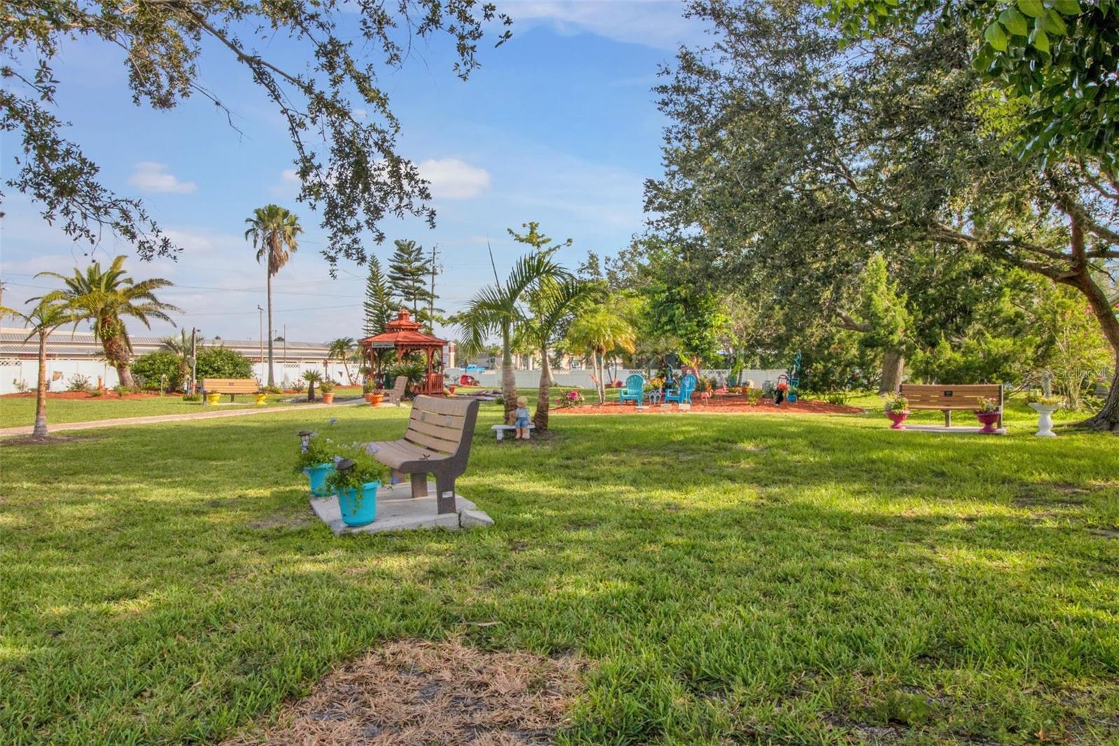 Image 40 of 58 For 1000 Kings Highway 18