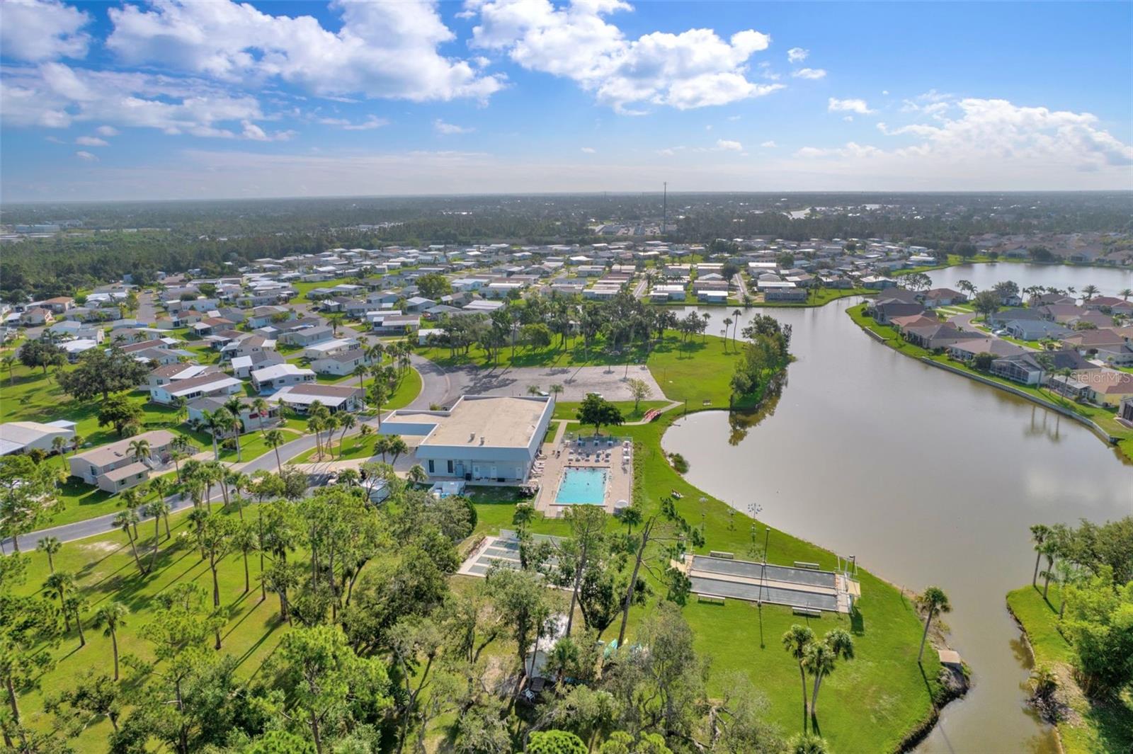 Image 53 of 58 For 1000 Kings Highway 18