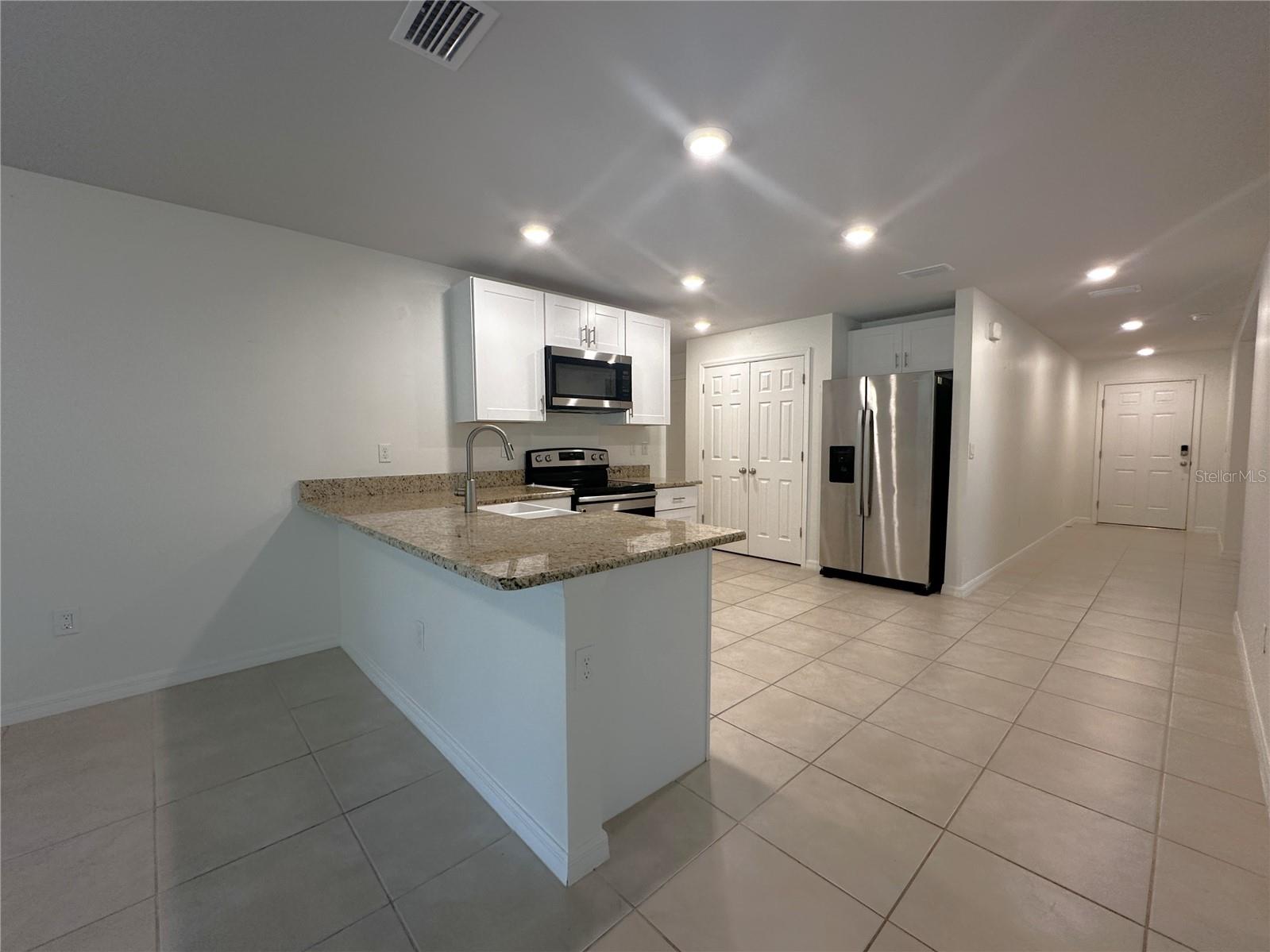 Image 10 of 40 For 24748 Rio Villa Lakes Circle